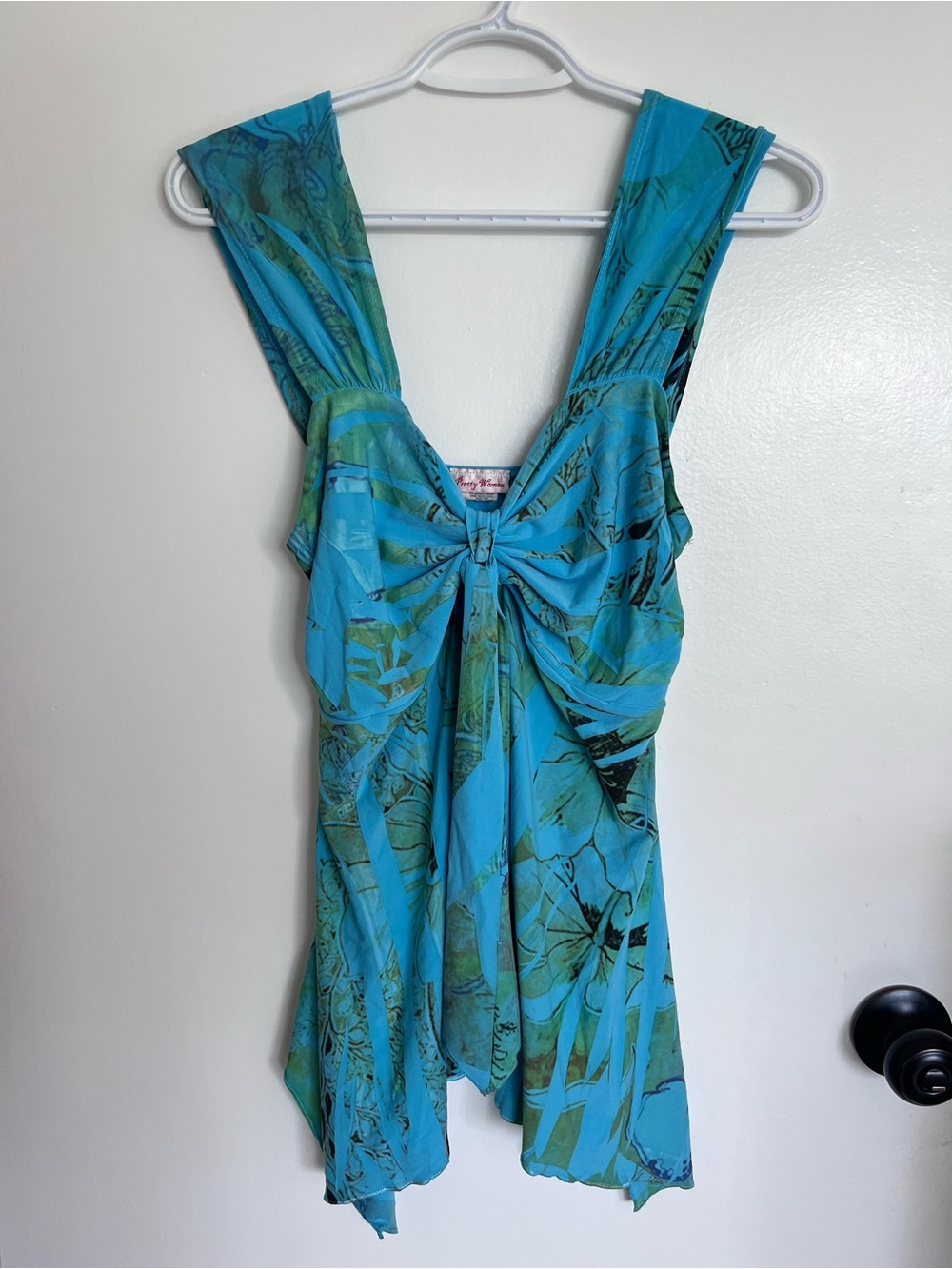 Pretty Women - Vintage Y2K Turquoise Floral Sweetheart Women's Tank Top
